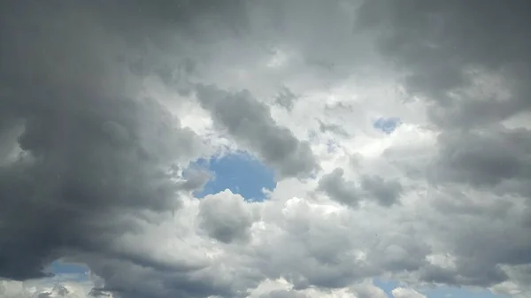 Imagem de nuvens na hora do dia do céu — Fotografia de Stock