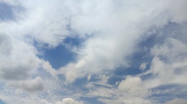 Gökyüzü Günündeki Bulutların Görüntüsü