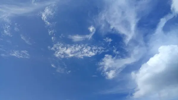 Imagen de nubes en el cielo Tiempo del día —  Fotos de Stock