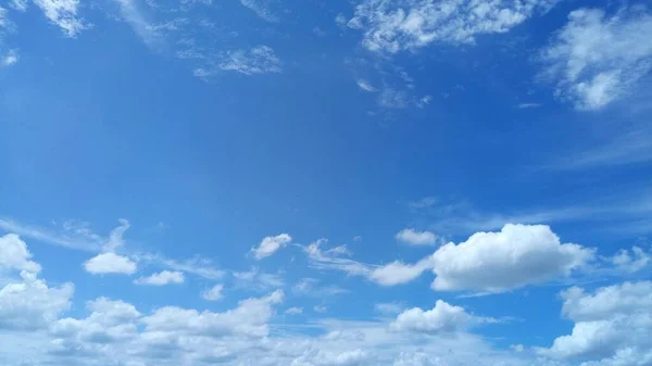 Afbeelding van wolken in de lucht dag tijd Rechtenvrije Stockafbeeldingen