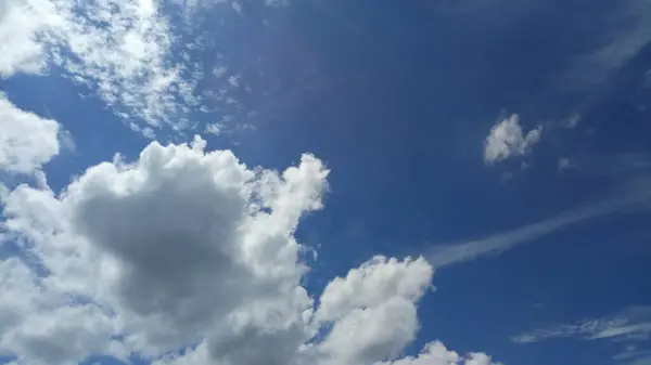 Imagen de nubes en el cielo Tiempo del día —  Fotos de Stock