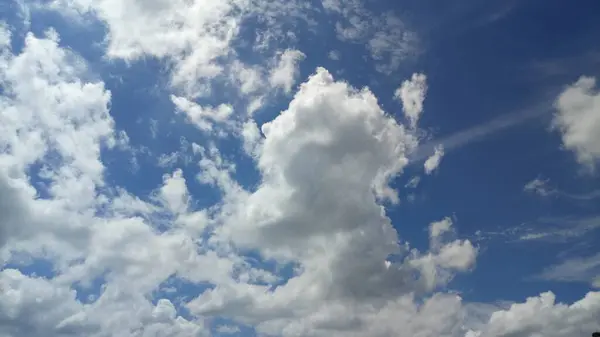 Imagen de nubes en el cielo Tiempo del día —  Fotos de Stock