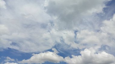Gökyüzü Günündeki Bulutların Görüntüsü