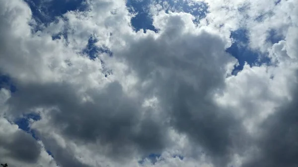 Imagen de nubes en el cielo Tiempo del día —  Fotos de Stock