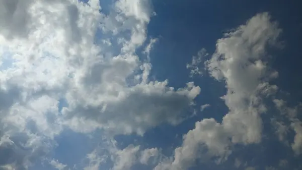 Imagen de nubes en el cielo Tiempo del día — Foto de Stock