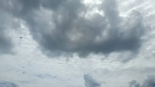 Imagem de nuvens na hora do dia do céu — Fotografia de Stock