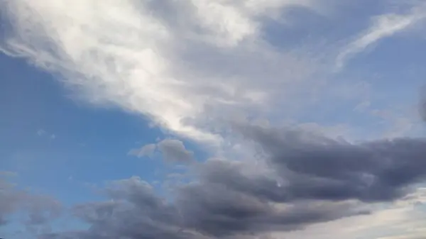 Imagen de nubes en el cielo Tiempo del día —  Fotos de Stock