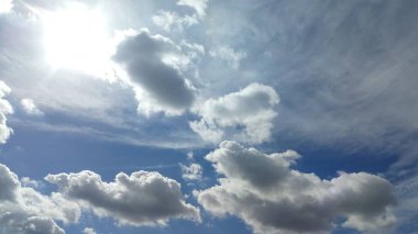 Gökyüzü Günündeki Bulutların Görüntüsü