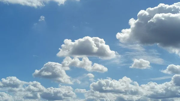 Bild der Wolken am Himmel tagsüber — Stockfoto