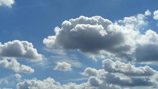 Imagen de nubes en el cielo Tiempo del día — Foto de Stock