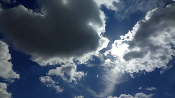 Imagen de nubes en el cielo Tiempo del día — Foto de Stock