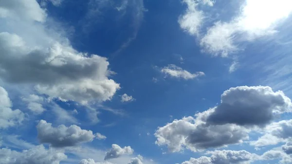 Imagen de nubes en el cielo Tiempo del día — Foto de Stock