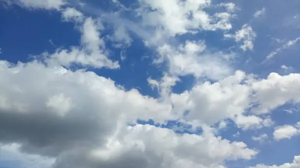 Bild der Wolken am Himmel tagsüber — Stockfoto