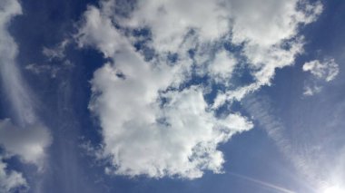 Gökyüzü Günündeki Bulutların Görüntüsü