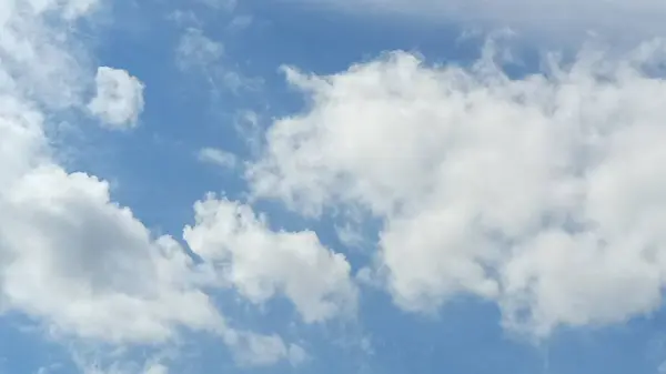 Imagen de nubes en el cielo Tiempo del día —  Fotos de Stock