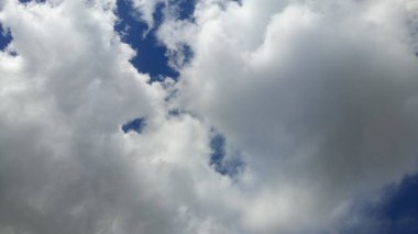 Gökyüzü Günündeki Bulutların Görüntüsü