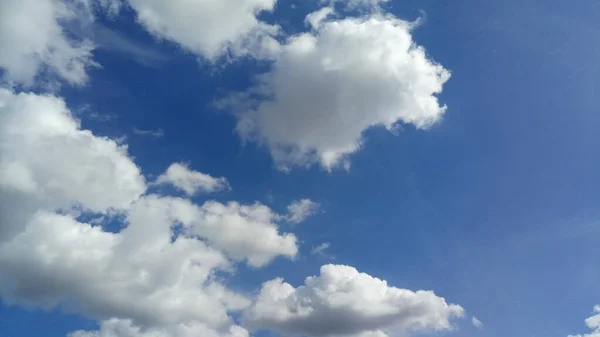 Imagen de nubes en el cielo Tiempo del día — Foto de Stock