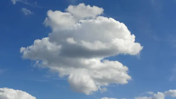 Bild der Wolken am Himmel tagsüber — Stockfoto