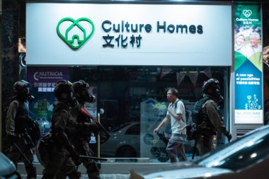 Hong Kong, Hong Kong - 31 Ekim 2019: Cadılar Bayramı gecesi Central Hong Kong 'da ayaklanma ve protesto