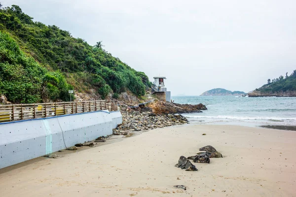 Рятувальна Башта Скелях Піску Біг Вейв Біч Гонконзі Світанку — стокове фото