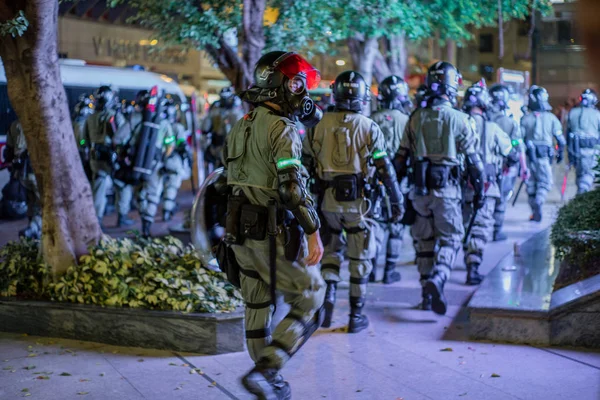 Hong Kong, Hong Kong - 31 Ekim 2019: Cadılar Bayramı gecesi Central Hong Kong 'da ayaklanma ve protesto