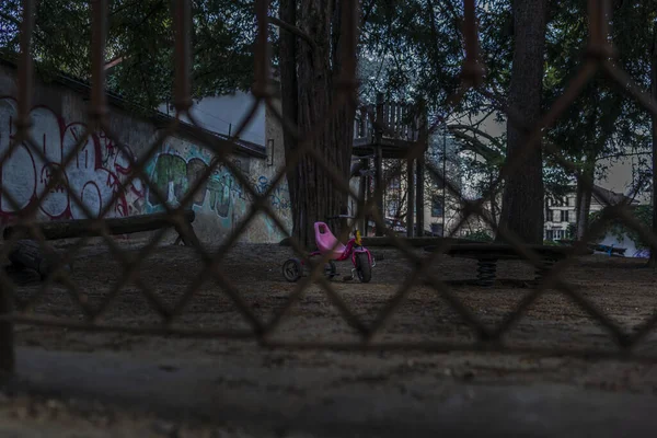 Zurich Suisse Mars 2020 Jouet Abandonné Dans Parc Vide Milieu — Photo