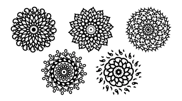 Etnik Mandala süsleme. Renkli süs etnik afiş seti. Doodle kabile mandalalar ile şablonlar. Tebrik veya davetiye için vektör Illustration. — Stok Vektör