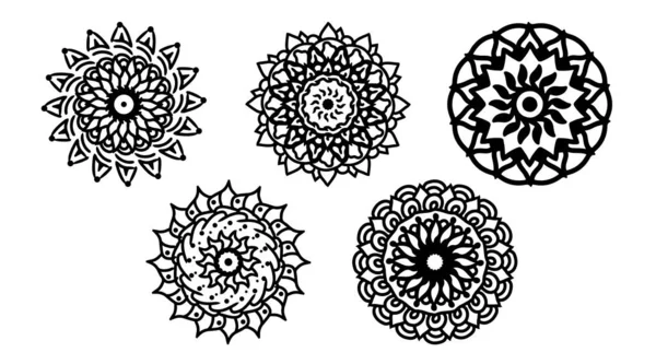 Ornamento de Mandala étnica. Padrão redondo set.Templates com doodle —  Vetores de Stock