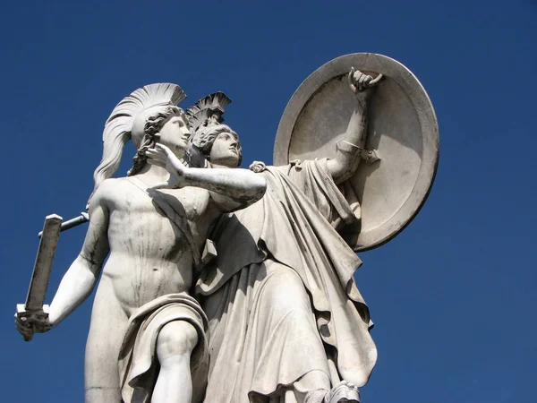 Statue Goddess Athena Protecting Young Hero — Stock Photo, Image