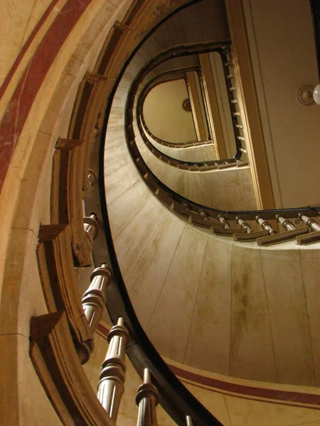 Escalier Colimaçon Marbre Beige Classique Lumière Jour Douce — Photo