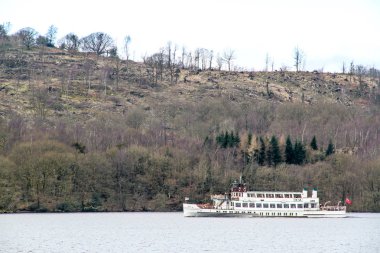 Brathay koyda yelkenli gemi cruise