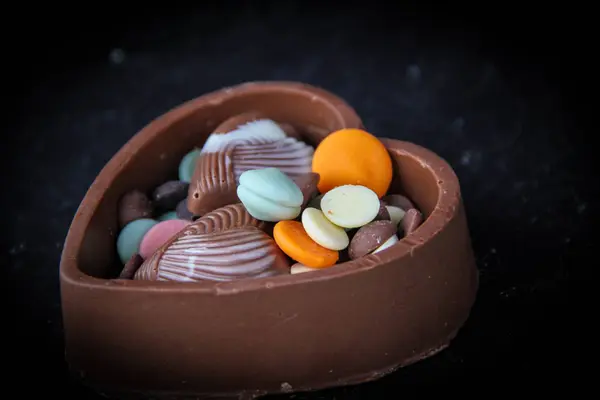心形巧克力与糖果 — 图库照片