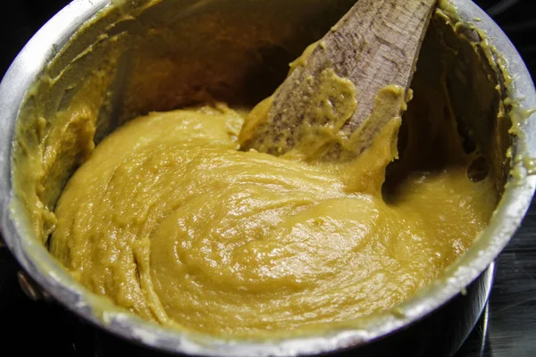 Mélange de crème dans le mélangeur — Photo