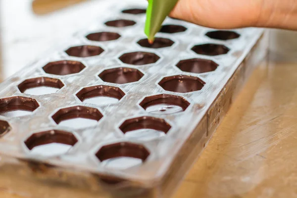 Şeker kalıp doldurma