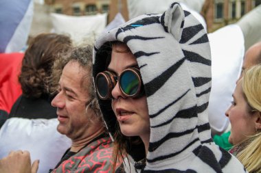 Amsterdam, Hollanda - 1 Nisan 2016: Uluslararası yastık mücadele günü