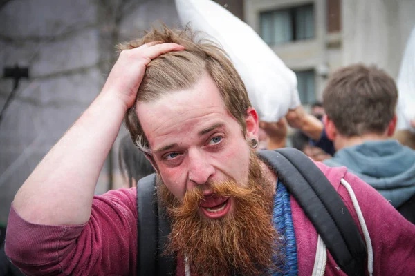 Amsterdam, Hollanda - 1 Nisan 2017: Uluslararası yastık mücadele günü