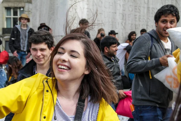 Amsterdam, Hollanda - 1 Nisan 2016: Uluslararası yastık mücadele günü