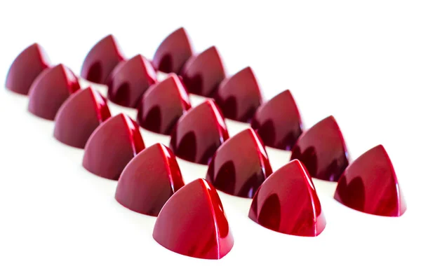 El yapımı kırmızı çikolatalı bonbon yelpazesi