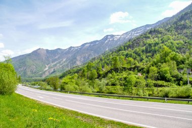 Ünlü Hallstatt köyünün doğal görünümü