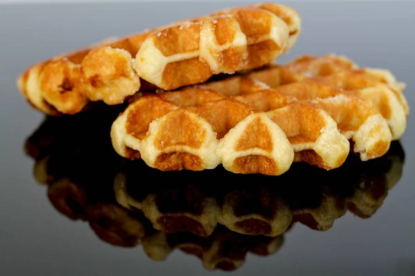 İki Belçikalı waffle