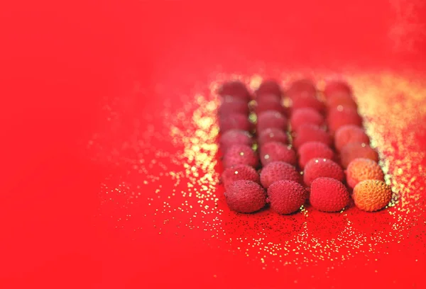 Çin Yeni Yılı için şenlik arka planı, kırmızı arka planda Lychee gradyanı.