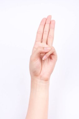 parmak el sembolleri üç parmak izole kavram izci yemini beyaz arka plan üzerine