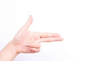 parmak el sembolleri izole edilmiş konsept hedef beyaz arka planda silah tutan el katili