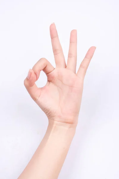 指の手の女の子のシンボルは 概念の手のジェスチャー記号を隔離Ok Ok白い背景に同意 — ストック写真