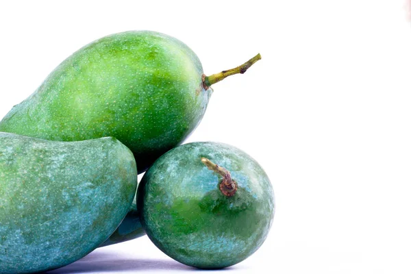 Φρέσκο Πράσινο Μάνγκο Λευκό Φόντο Υγιεινά Φρούτα Τρόφιμα Απομονωμένα Κοντά — Φωτογραφία Αρχείου