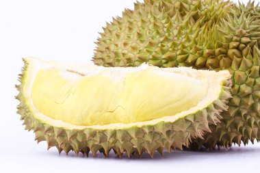  Durian mon tangası beyaz arka planda tropikal meyvelerin kralıdır. Sağlıklı Durian meyveleri izole edilmiştir.