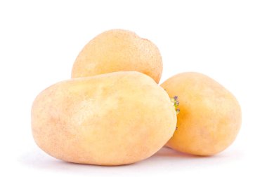  Beyaz arka planda taze patates. Sağlıklı patates. Sebze yiyecekler izole.