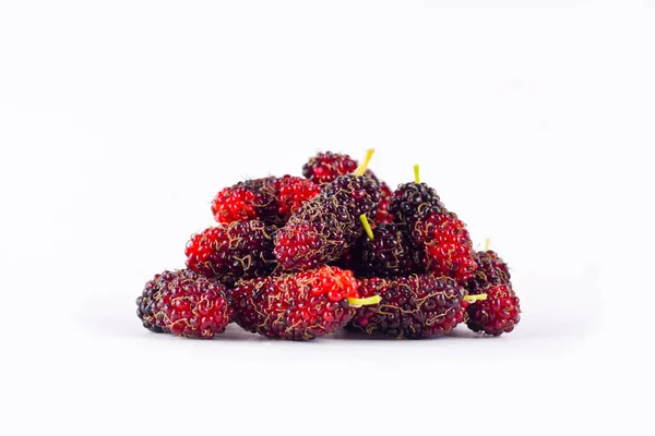 Gruppe Von Reifen Maulbeeren Auf Weißem Hintergrund Gesunde Maulbeerfrucht Nahrung — Stockfoto