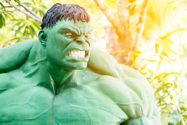 O incrível modelo Hulk no Jardim — Fotografia de Stock
