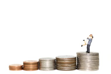 Çift sarılmakla para sikke yığını 